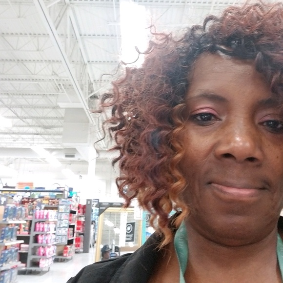 Meet your Posher, Sonya - Picture 1 of 1